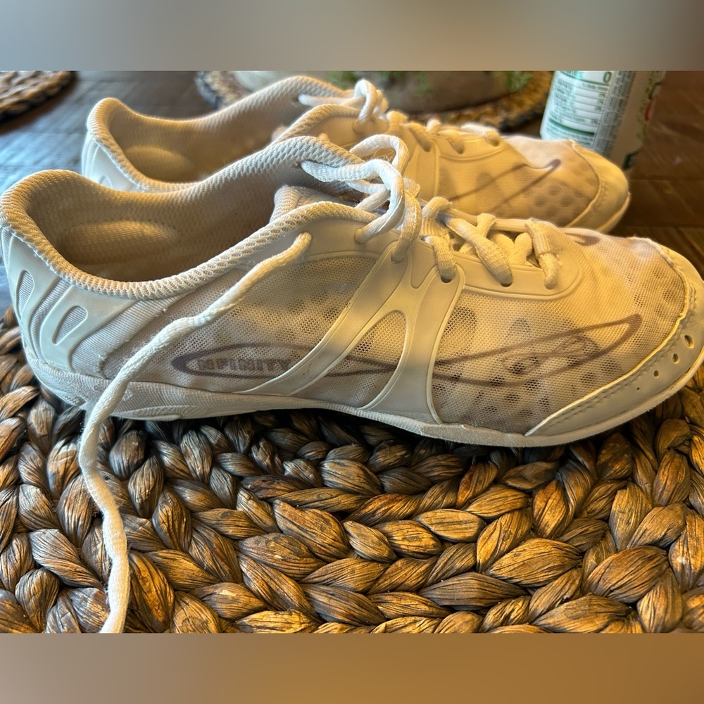 Nfinity vengeance size 8